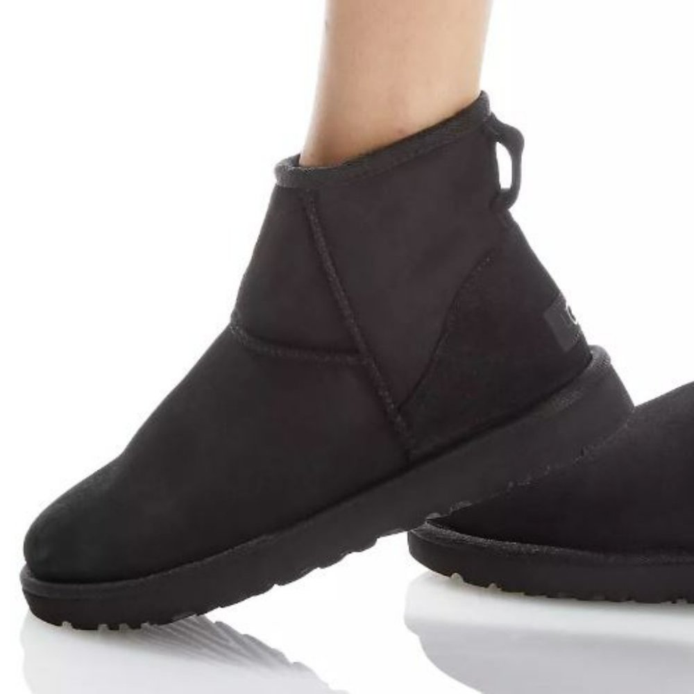 UGG Women's Classic II Mini Boots - Black - Size 8